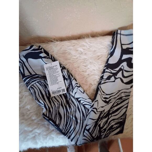 208-NWT Size 0 Lululemon Swift Speed High-Rise Tight 28" - Picture 3 of 5